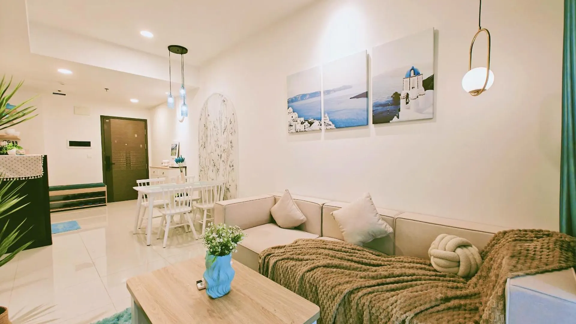 Soho Saigon Balcony Apartment Ho Chi Minh City