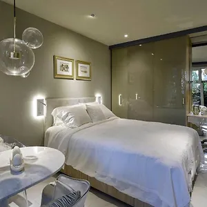 Bed In Town Saigon Aparthotel